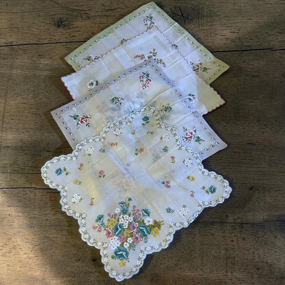 Vintage Hand Printed Floral Cotton Handkerchiefs Scalloped Edge Set of 4 RN15326